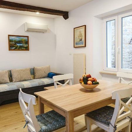Apartment Martin פיראן מראה חיצוני תמונה
